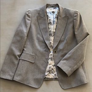 Tahari blazer size 10
